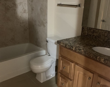 3340 Pinewalk Dr N Apt 1517 - Photo Thumbnail 15