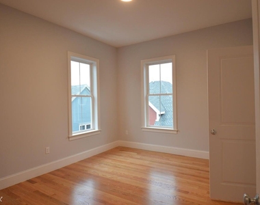 18 Murdock St Apt 1 - Photo Thumbnail 13