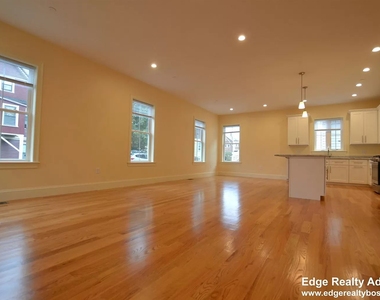 18 Murdock St Apt 1 - Photo Thumbnail 5