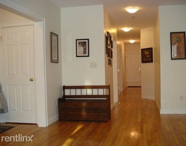 19 Roberts St Apt 2a - Photo Thumbnail 1