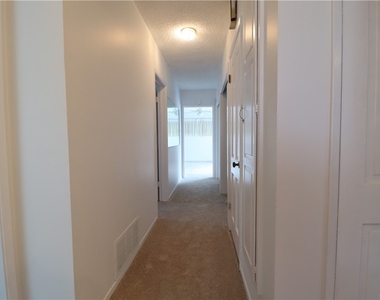 232 N Hillcrest Boulevard - Photo Thumbnail 29