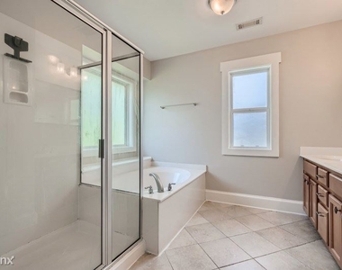 2423 Brantley St Nw Unit - Photo Thumbnail 10