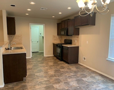 2709 Sugar Pine Drive - Photo Thumbnail 8