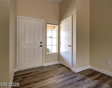 2733 Tumble Brook Drive - Photo Thumbnail 3