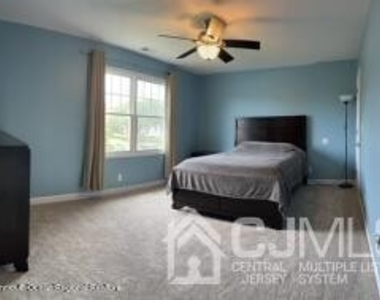 2207 Main Street - Photo Thumbnail 11