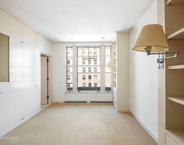 555 Park Ave - Photo Thumbnail 12