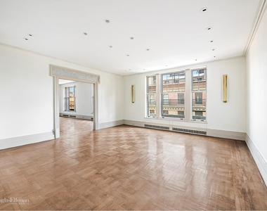 555 Park Ave - Photo Thumbnail 1