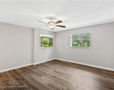 2700 Coral Springs Dr - Photo Thumbnail 13