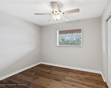 2700 Coral Springs Dr - Photo Thumbnail 8