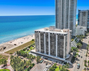 6423 Collins Ave - Photo Thumbnail 58