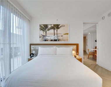 2201 Collins Ave - Photo Thumbnail 33