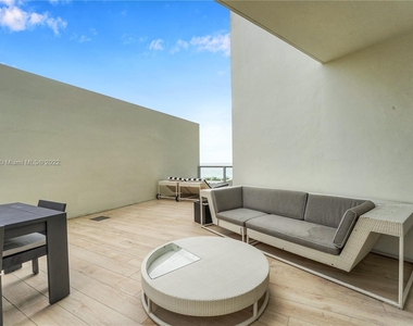 2201 Collins Ave - Photo Thumbnail 13