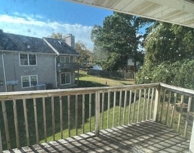 9 Lakeside Crescent - Photo Thumbnail 12