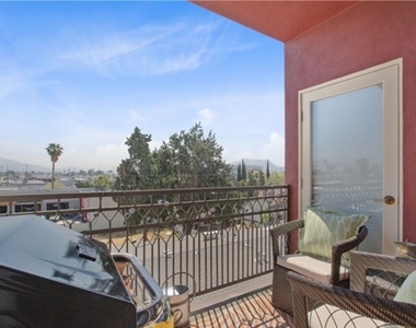 11124 Burbank Blvd - Photo Thumbnail 7