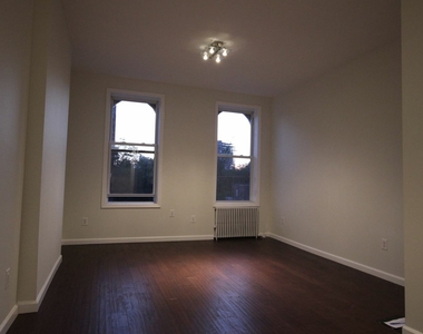 570 Manhattan Avenue - Photo Thumbnail 8