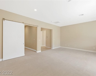 71 Pristine Glen Street - Photo Thumbnail 11