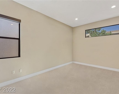 71 Pristine Glen Street - Photo Thumbnail 7