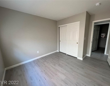 3713 White Plains Drive - Photo Thumbnail 16