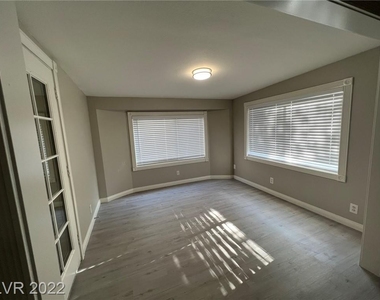 3713 White Plains Drive - Photo Thumbnail 8