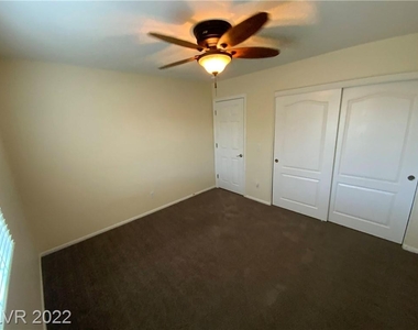 5089 Ivy Creek Court - Photo Thumbnail 9