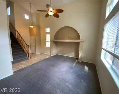 5089 Ivy Creek Court - Photo Thumbnail 2