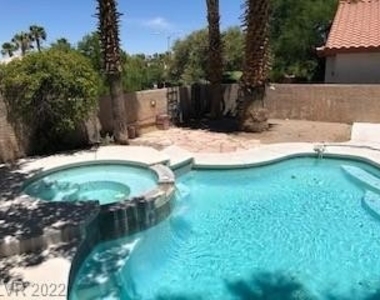 972 Upper Meadows Place - Photo Thumbnail 42