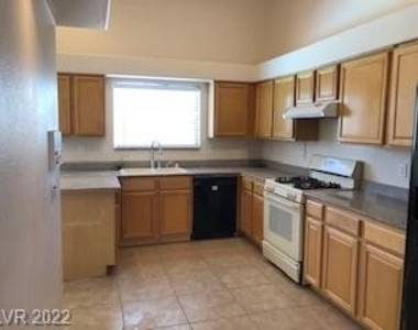 972 Upper Meadows Place - Photo Thumbnail 13