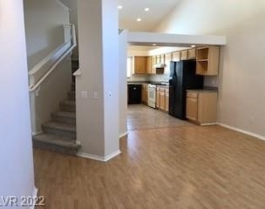 972 Upper Meadows Place - Photo Thumbnail 7