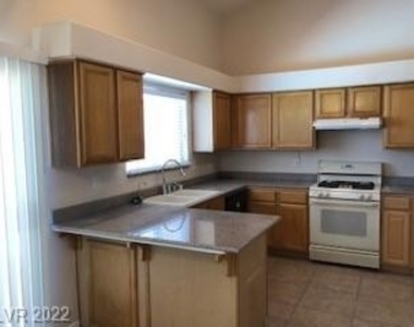 972 Upper Meadows Place - Photo Thumbnail 12