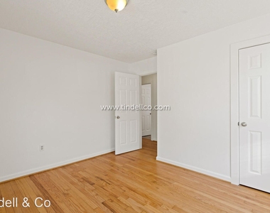 8326 N Wayland Ave - Photo Thumbnail 10