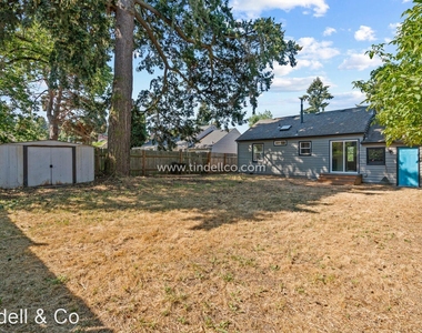 8326 N Wayland Ave - Photo Thumbnail 21