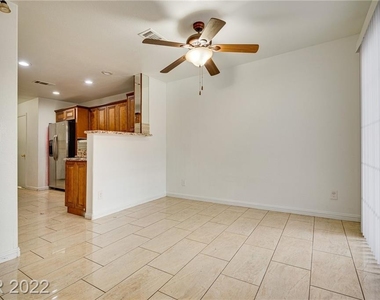 5072 Sublight Avenue - Photo Thumbnail 10