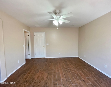 8320 N Austin Nikolas Court - Photo Thumbnail 20