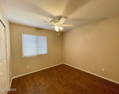 8320 N Austin Nikolas Court - Photo Thumbnail 12