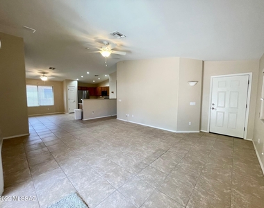 8320 N Austin Nikolas Court - Photo Thumbnail 3