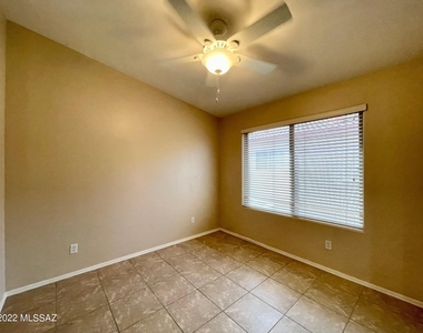 8320 N Austin Nikolas Court - Photo Thumbnail 9