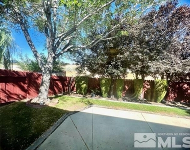 7516 Devonshire Lane - Photo Thumbnail 12