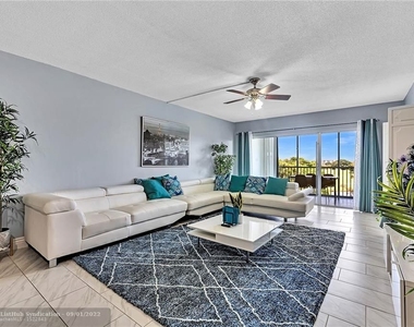 3300 N Palm Aire Dr - Photo Thumbnail 12