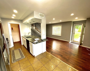 1534 Cornell Circle - Photo Thumbnail 2