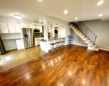 1534 Cornell Circle - Photo Thumbnail 1