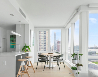 2 BED IN HUDSON YARDS**** - Photo Thumbnail 3