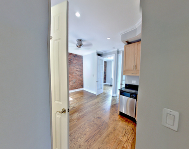 2 BEDROOM/CONVERTIBLE TO 3 MURRAY HILL APARTMENT, W/D IN UNIT - NO FEE - Photo Thumbnail 0