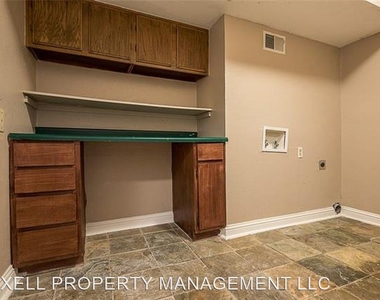 5829 Phoenix Dr Unit 109-d - Photo Thumbnail 4