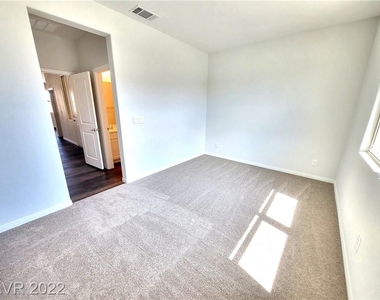 11560 Salt Creek Avenue - Photo Thumbnail 13