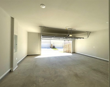 4280 Sunny Oak Lane - Photo Thumbnail 21