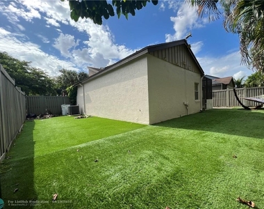 6627 Stratford Dr - Photo Thumbnail 13