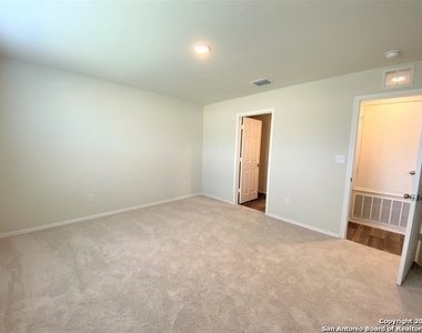 7340 Littlefoot Ln - Photo Thumbnail 14