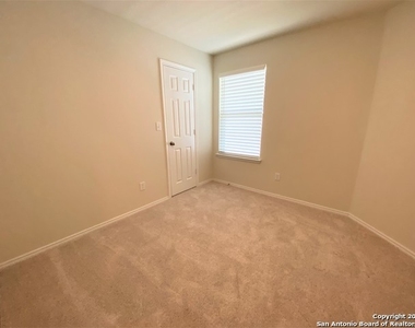 7340 Littlefoot Ln - Photo Thumbnail 10