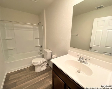 7340 Littlefoot Ln - Photo Thumbnail 12