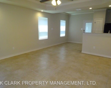 7006 Lakeview Dr #101 - Photo Thumbnail 13